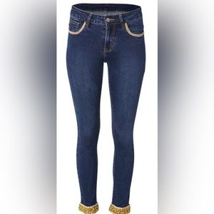Venus brand new beautifully embellished cropped jeans. NWOT